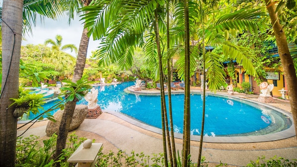 2 outdoor pools - Aochalong Villa Resort & Spa (Chalong)