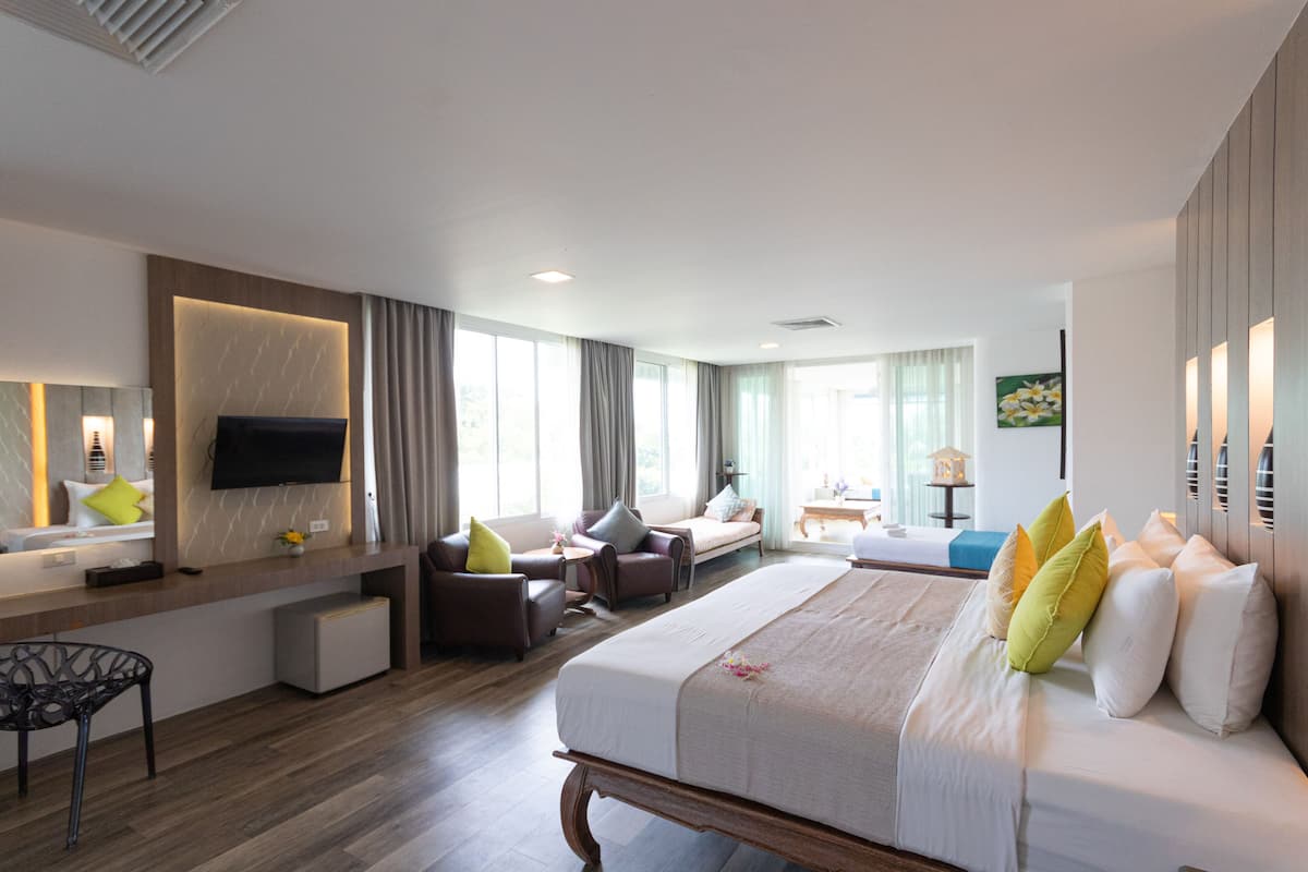 Suite – grand | Minibar, safe på rommet, wi-fi (inkludert) og sengetøy