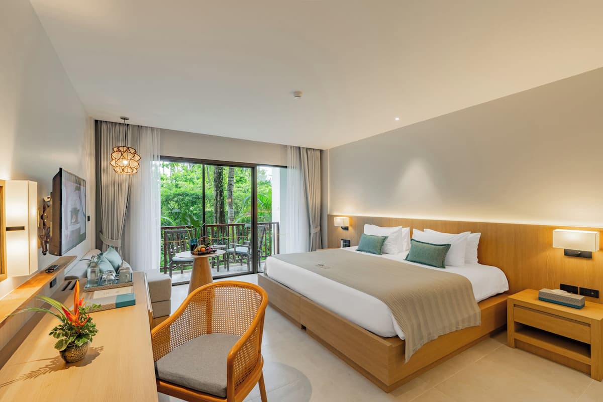 Superior Room | In-room safe, desk, free cribs/infant beds, free WiFi