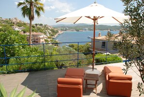 Sun deck - Hotel Petit Cala Fornells (Calvia)