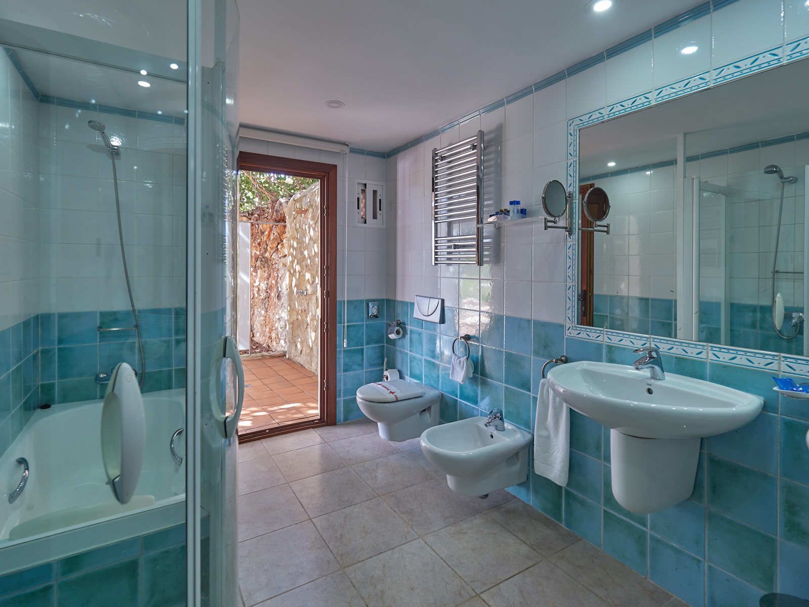 deluxe double room, 1 king bed, sea view, annex building | garden view