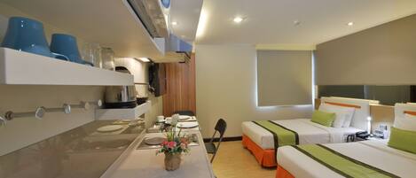 Deluxe Room Twin Beds | Trang bị nội thất với thiết kế riêng biệt, bàn ủi/dụng cụ ủi quần áo