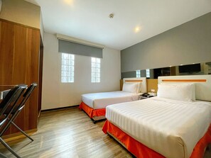 Individually furnished, iron/ironing board, free WiFi, bed sheets - Arawana Express Phromphong (Bangkok)