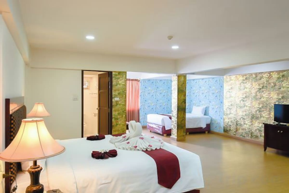 In-room safe, desk, blackout drapes, WiFi (free)