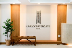 Interior entrance - Grand Watergate Hotel (Bangkok)