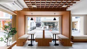 Frühstück und Mittagessen, internationale Küche