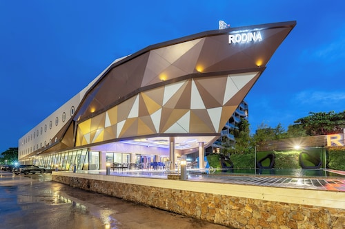 Rodina Beach Hotel