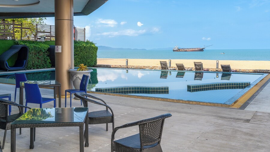 Rodina Beach Hotel