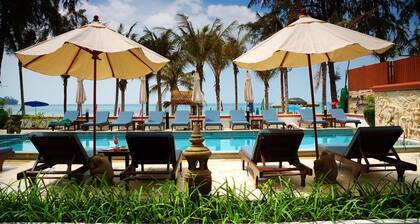 Kamala Beachfront Apartment