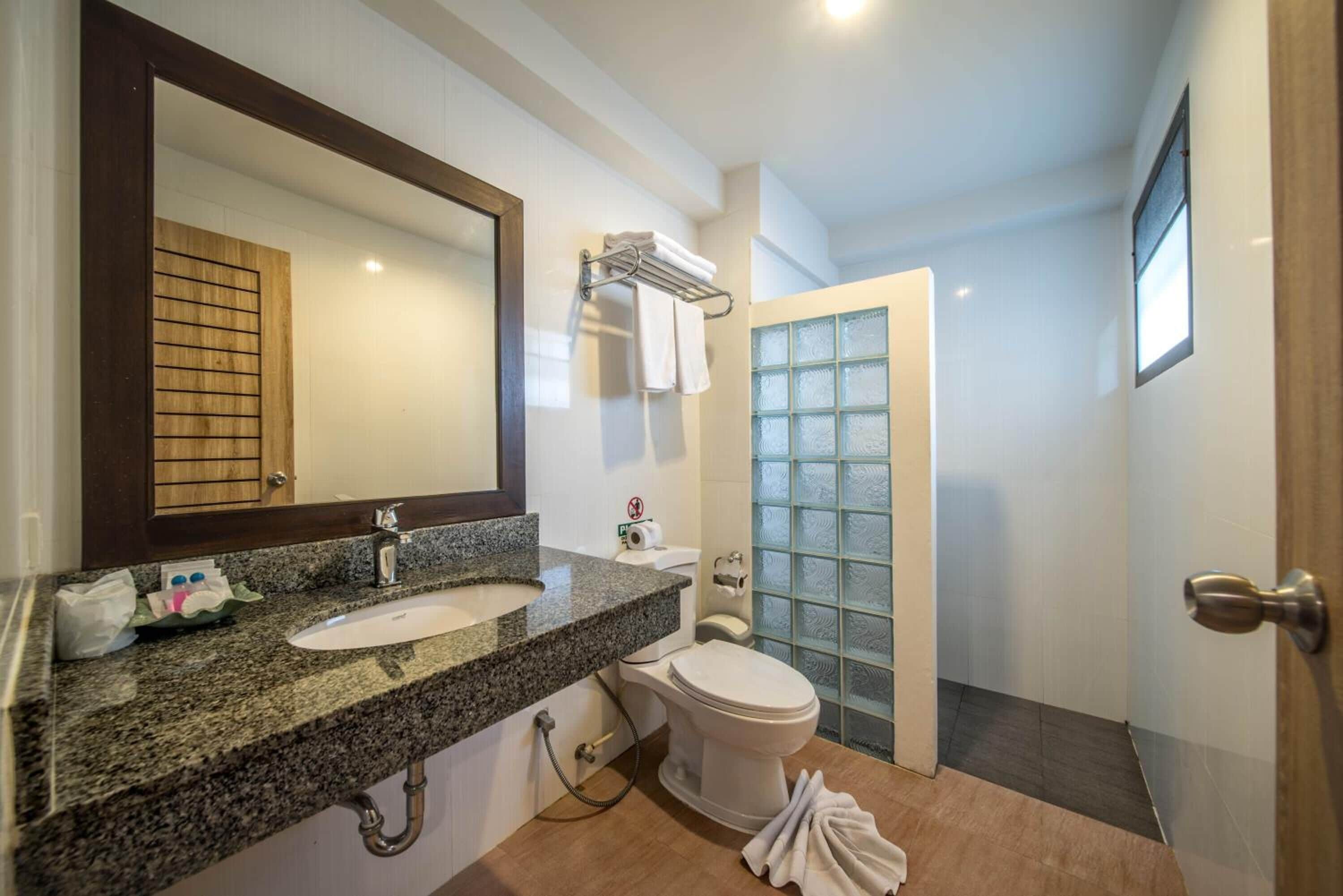 Foto - Kamala Beachfront Apartment