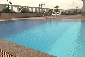 Outdoor pool - Laithong Hotel Ubon Ratchathani (Ubon Ratchathani)