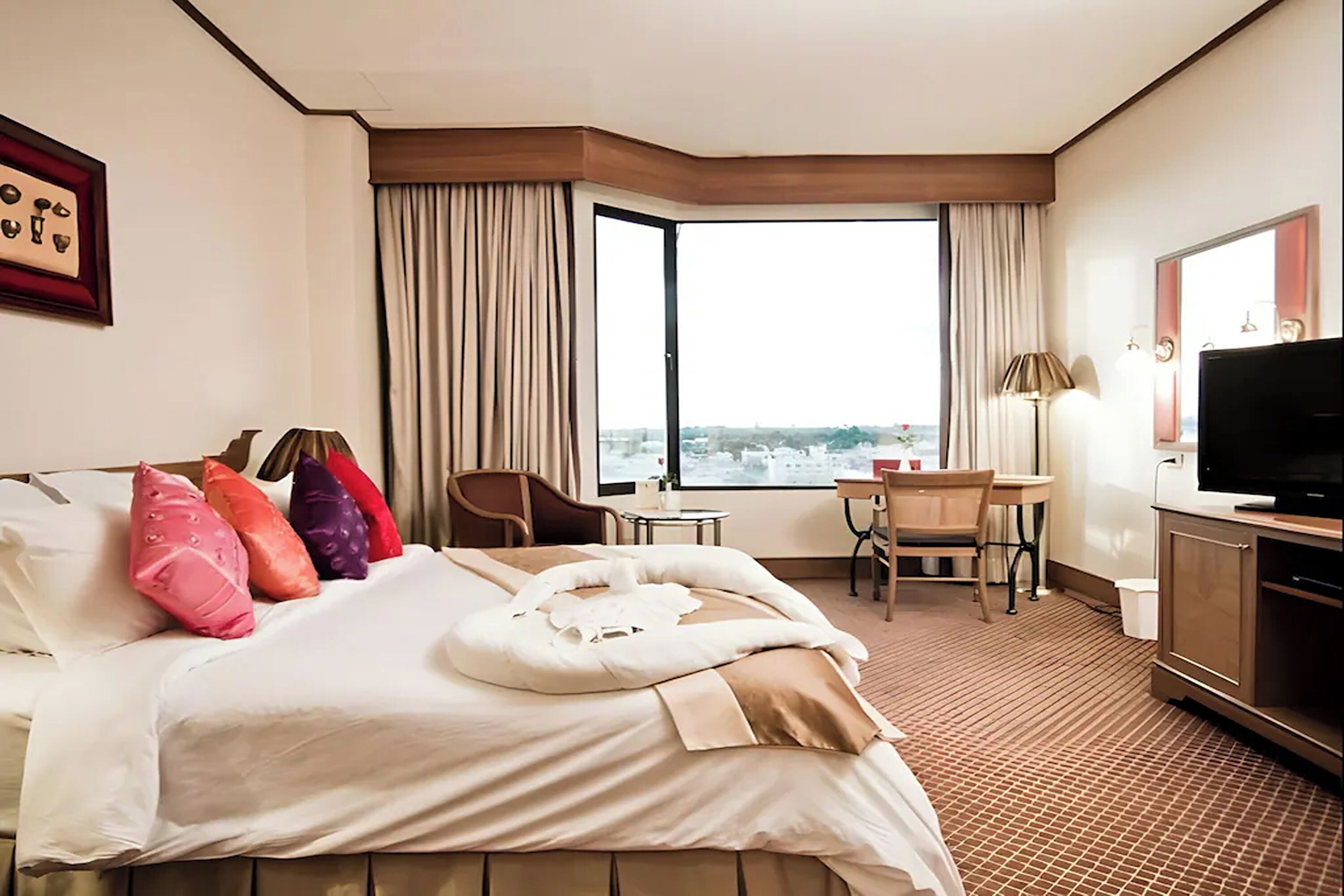 Deluxe Double Room | Hypo-allergenic bedding, minibar, desk, blackout curtains