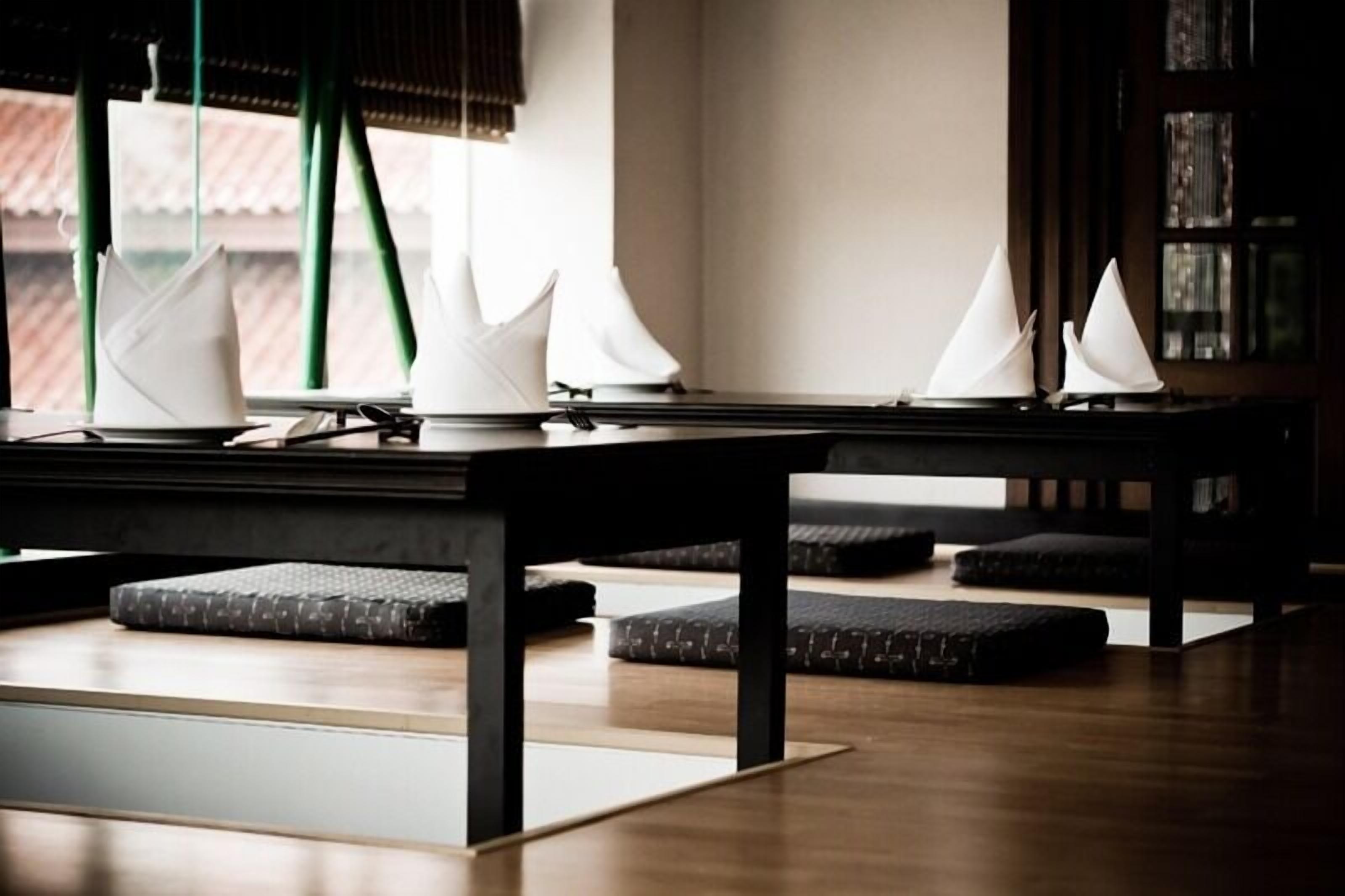 供應早餐、午餐、晚餐；多國菜