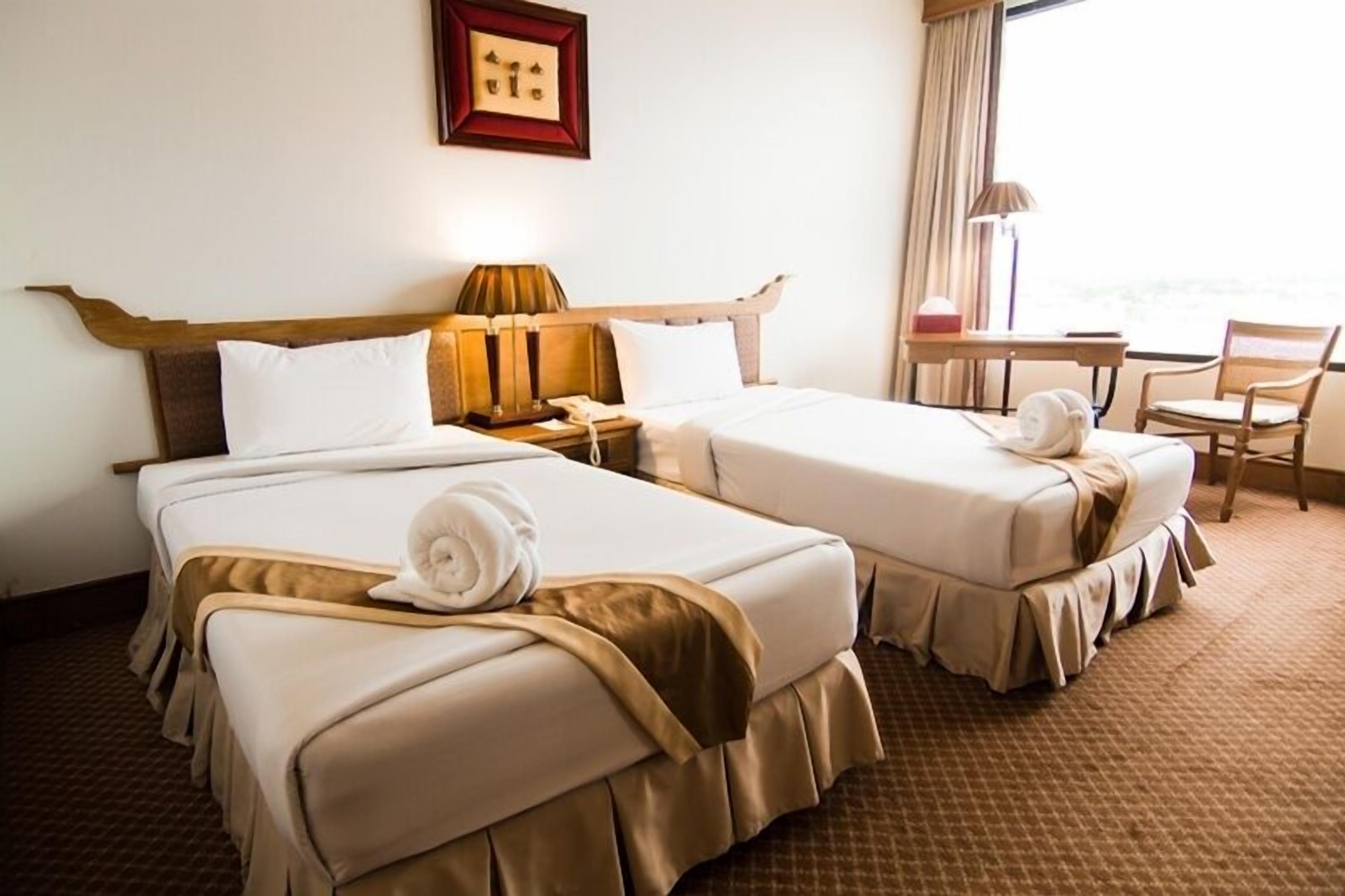 superior twin room | hypo-allergenic bedding, minibar, desk, blackout curtains