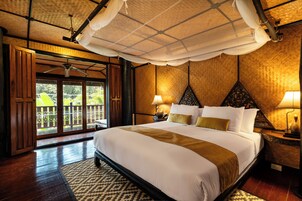 Lakeview Deluxe with Balcony | Minibar, in-room safe, desk, laptop workspace