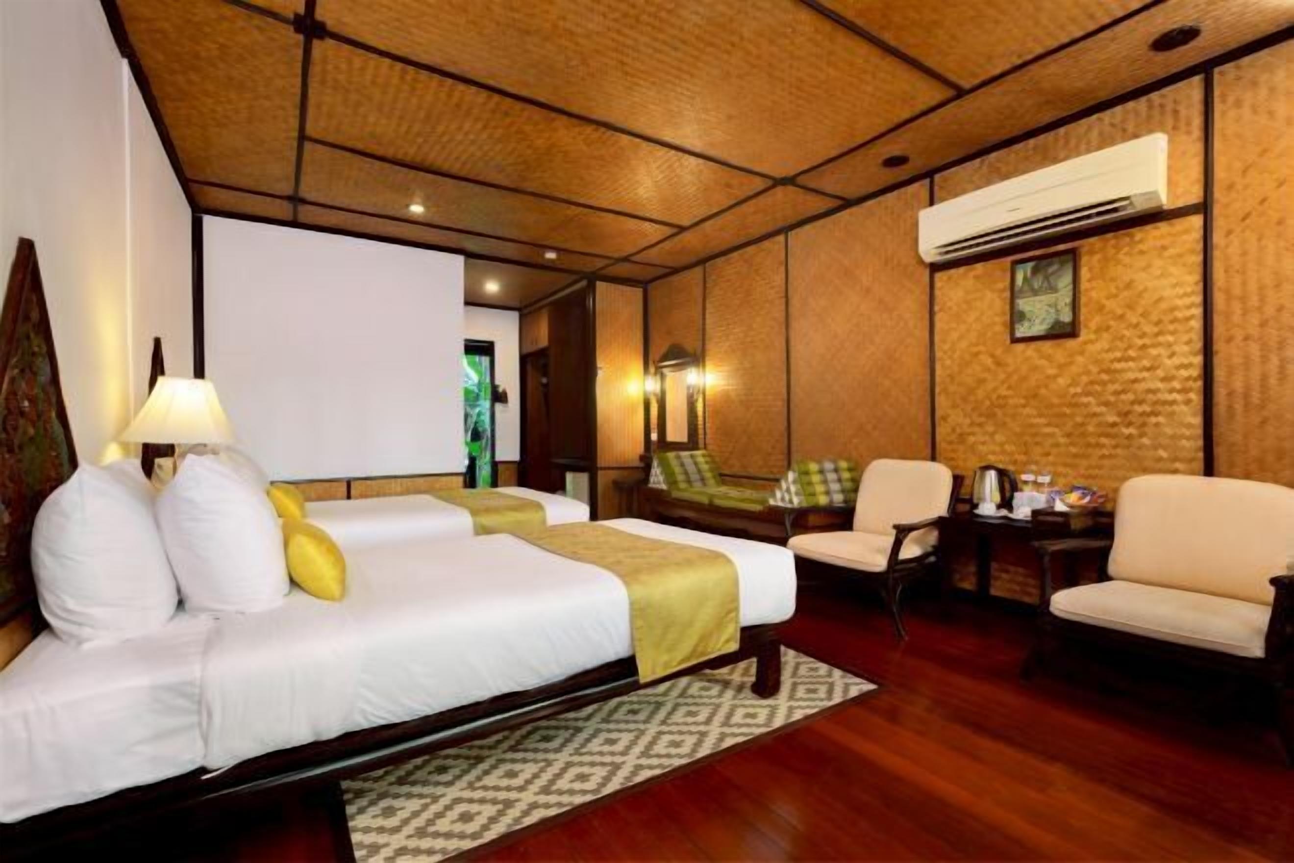 Minibar, in-room safe, desk, laptop workspace