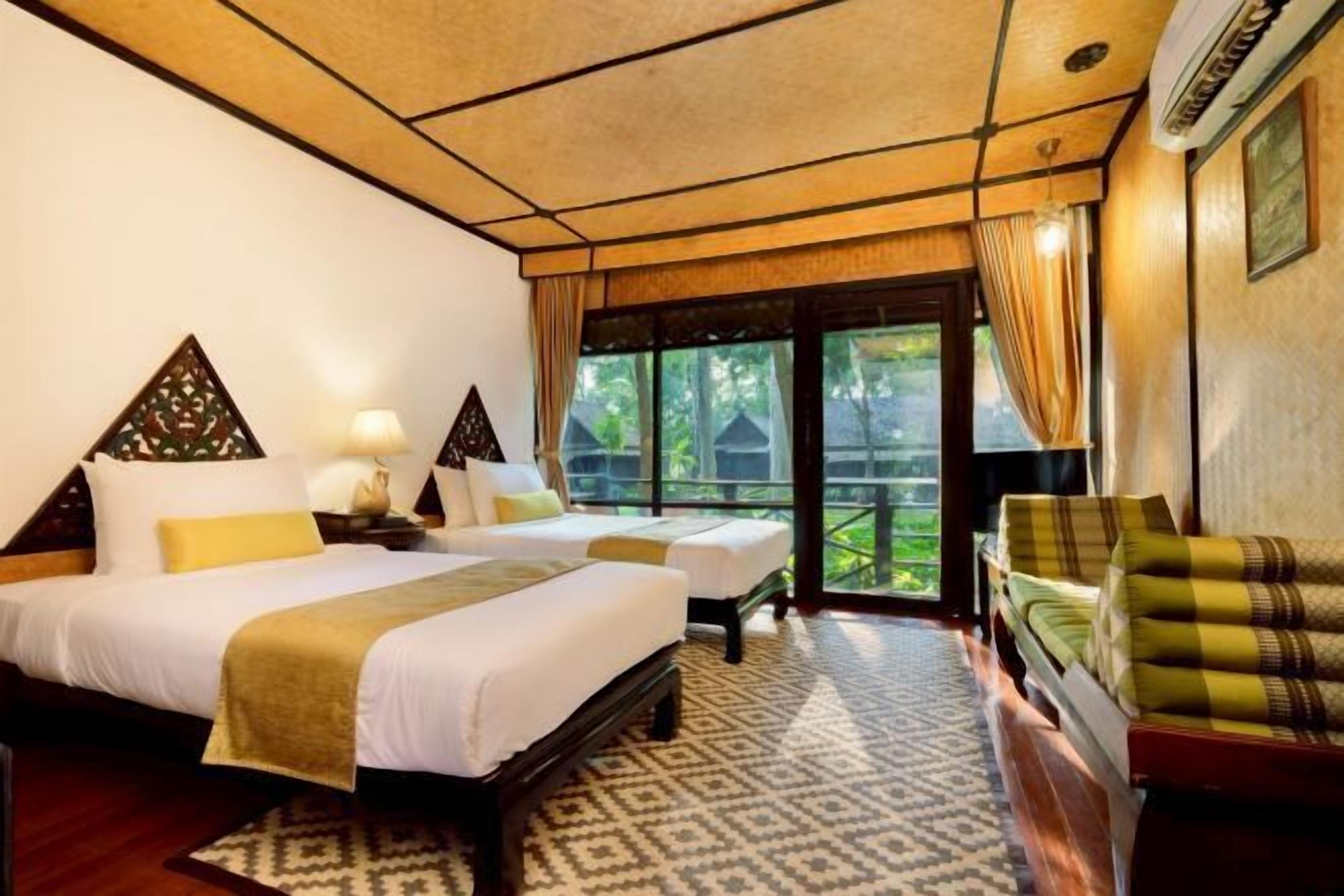 Minibar, in-room safe, desk, laptop workspace