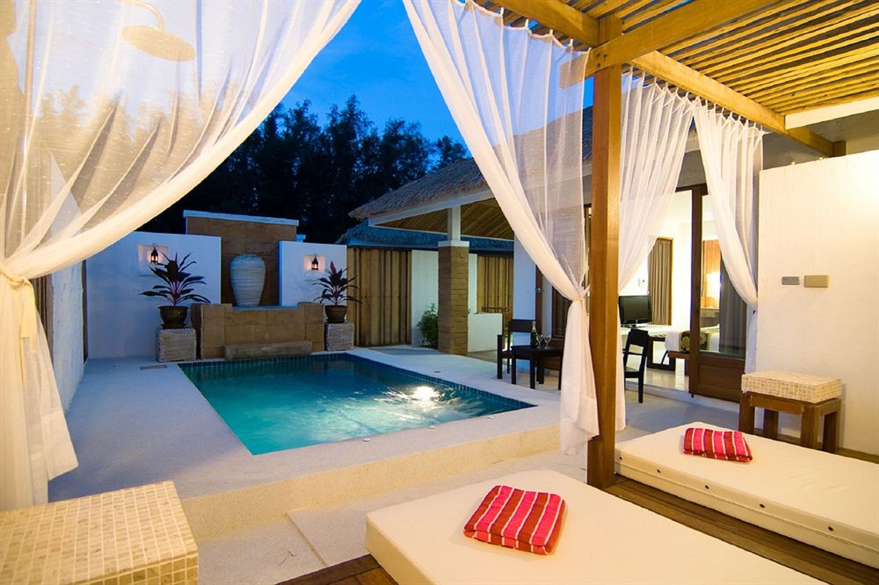 Photo - Lawana Escape