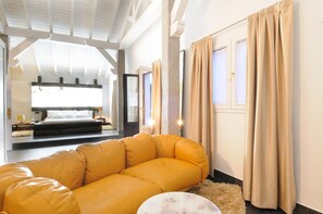 Minibar, escritorio, cunas gratuitas y wifi gratis