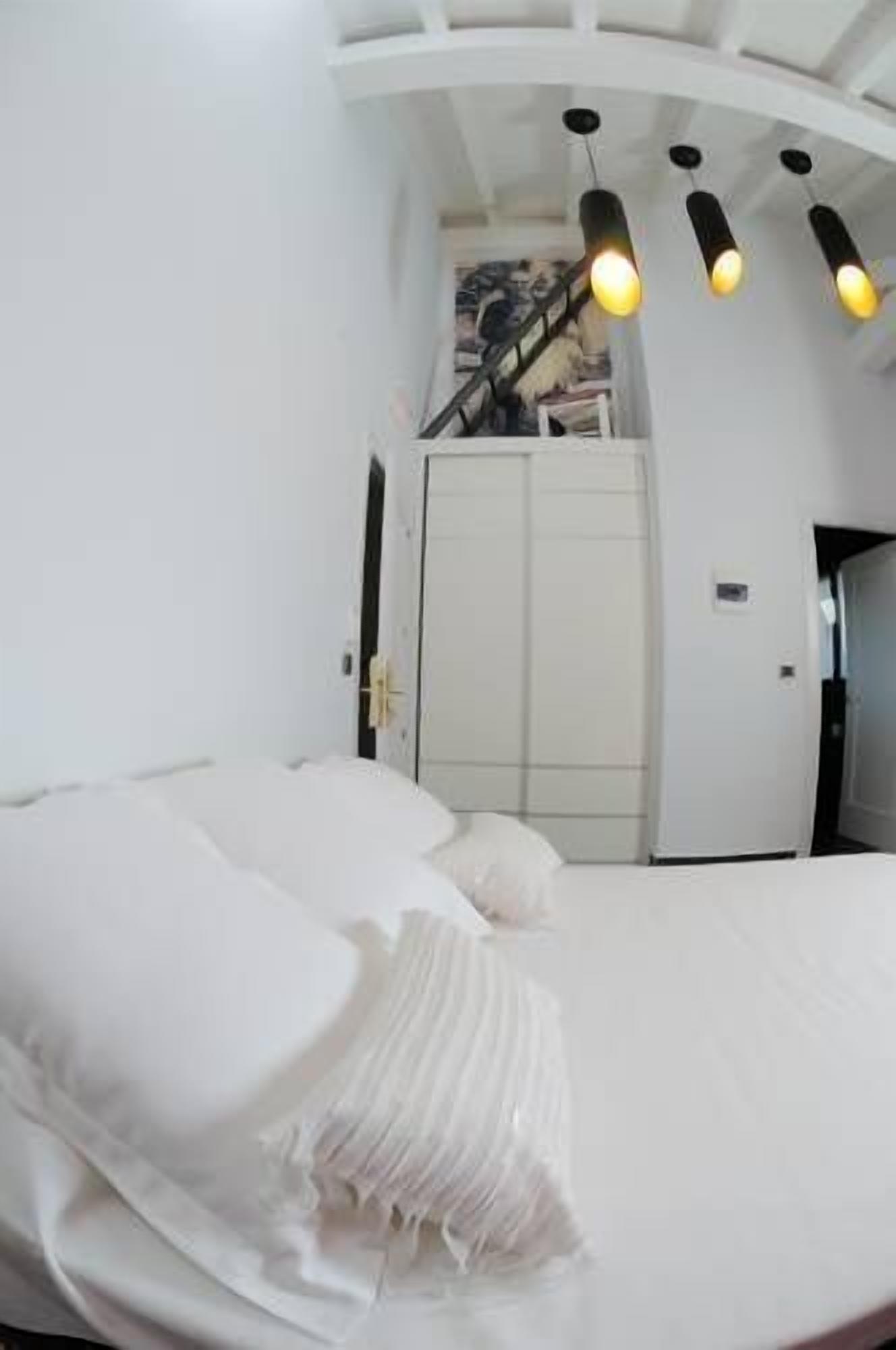 minibar, desk, free cots/infant beds, free wifi