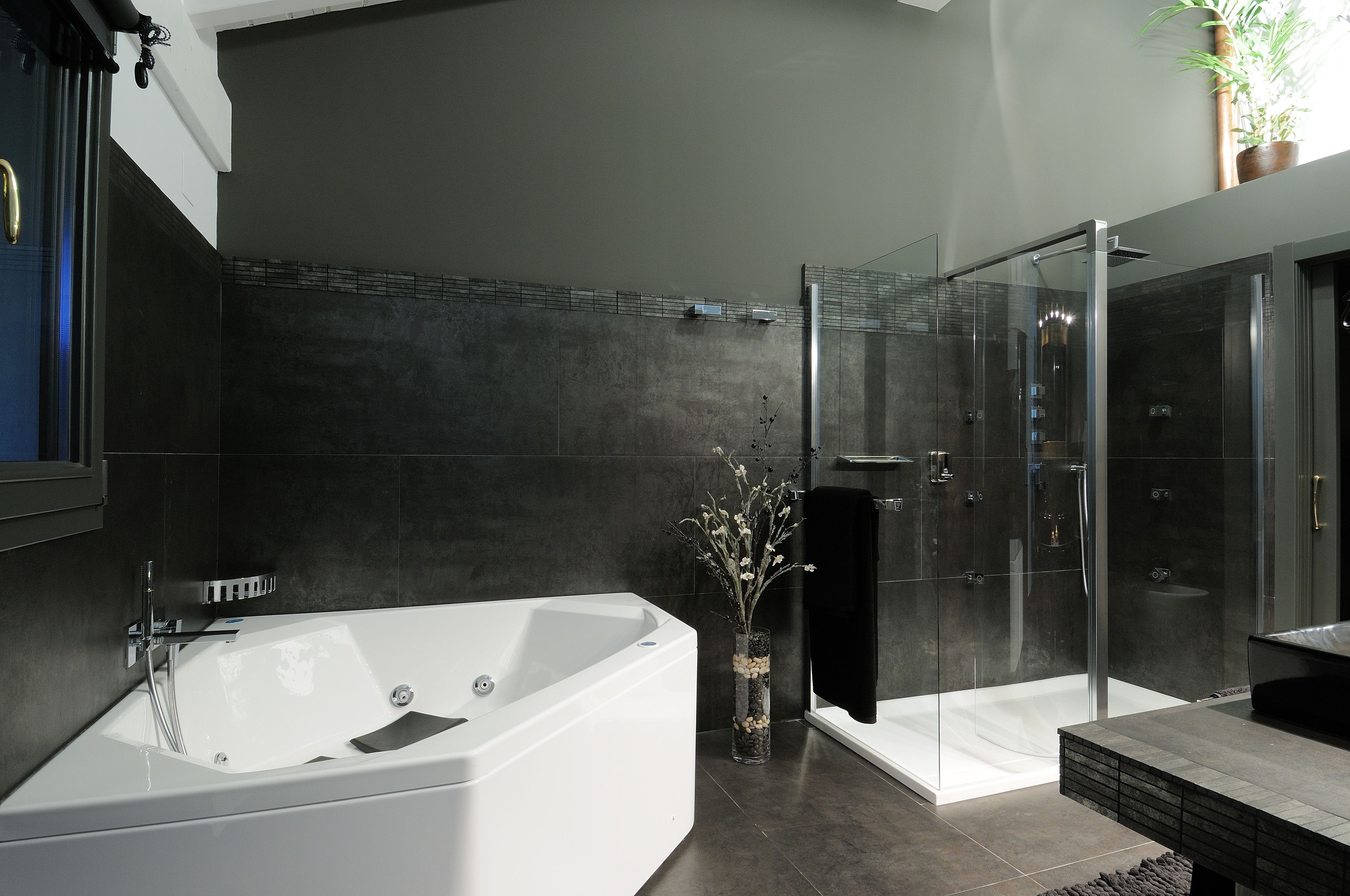 free toiletries, bidet, towels