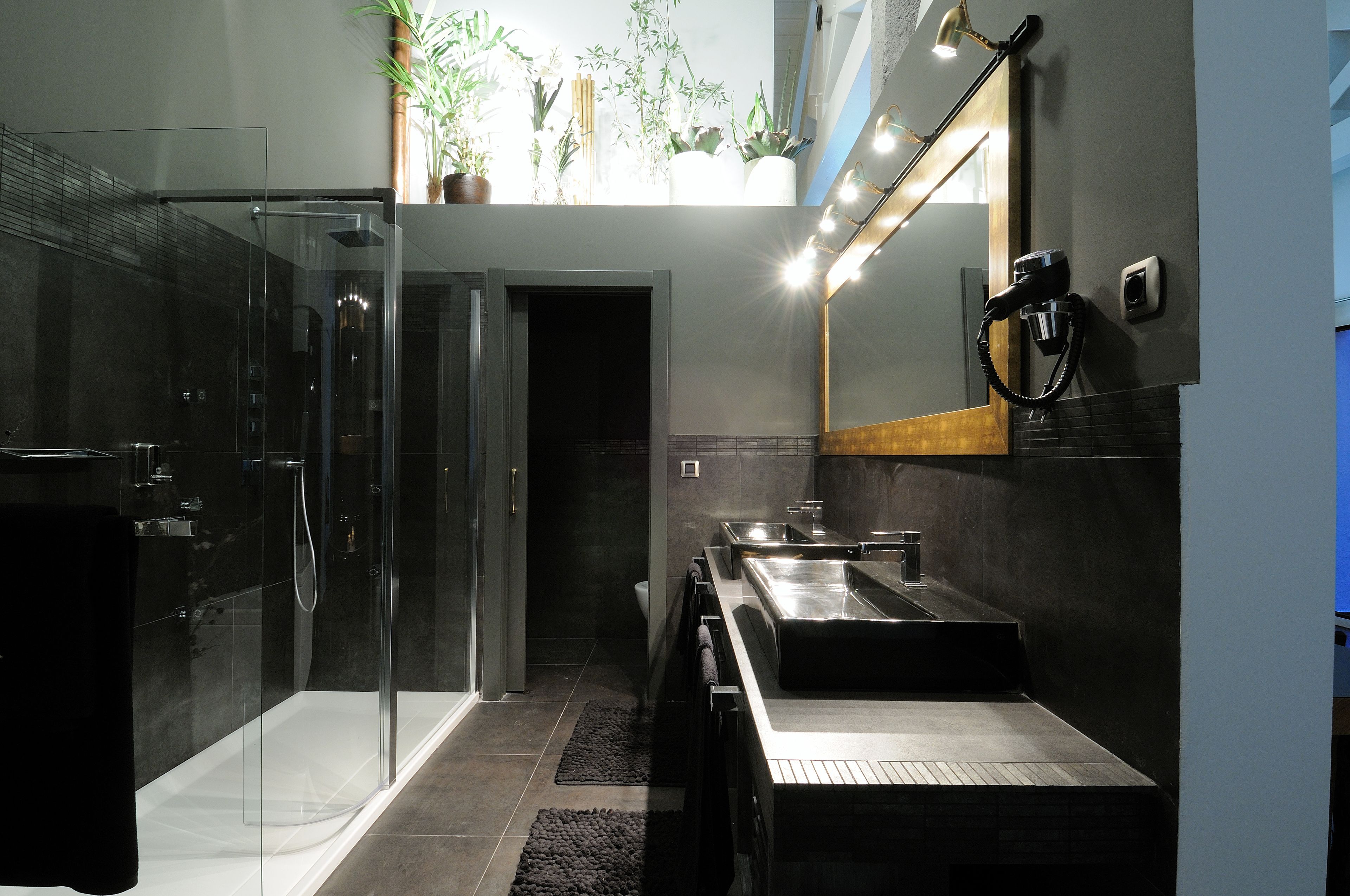 free toiletries, bidet, towels