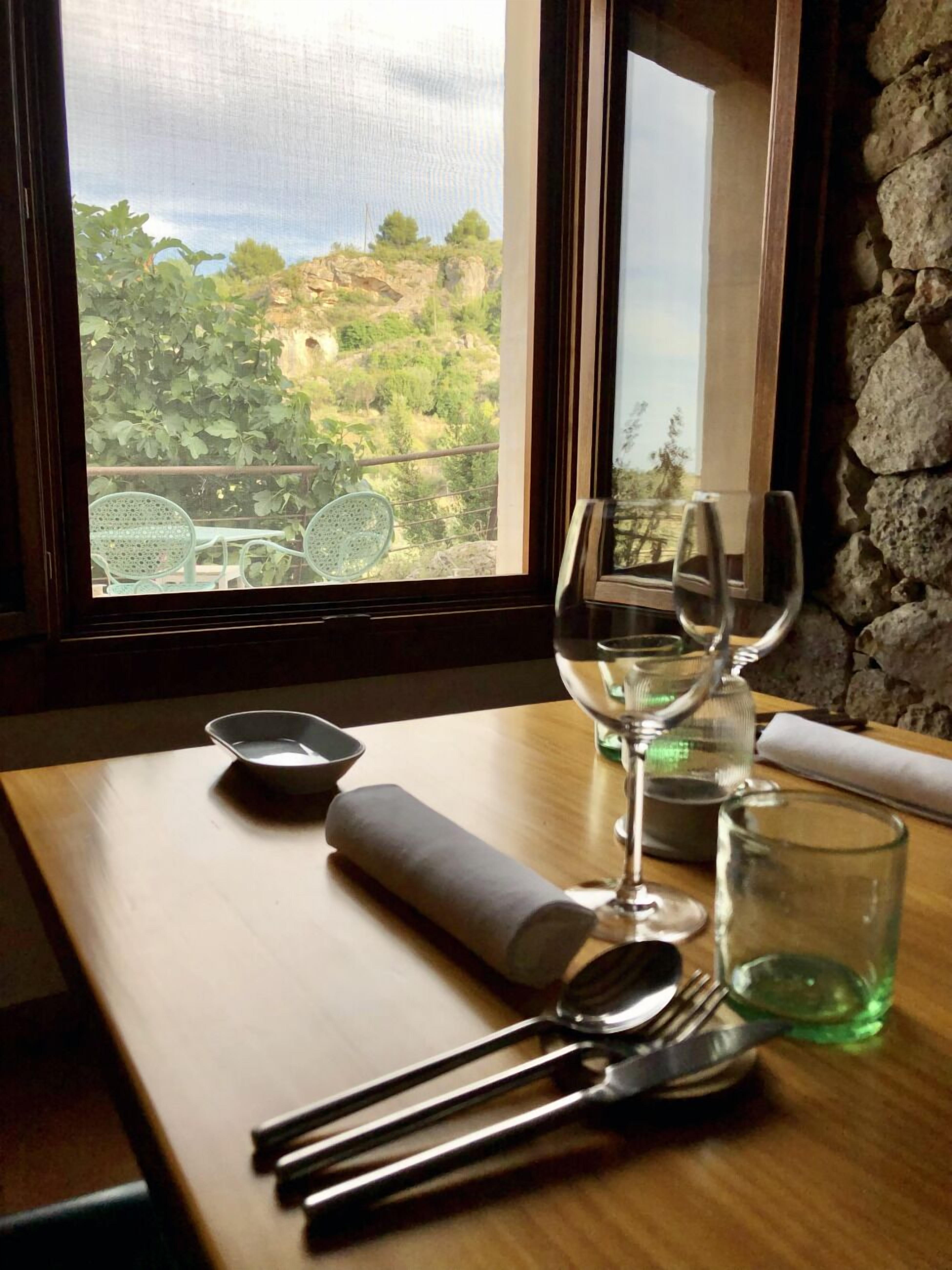 供應早餐和晚餐