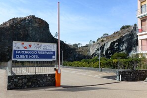 Free self parking - Hotel Puntabella (Varazze)