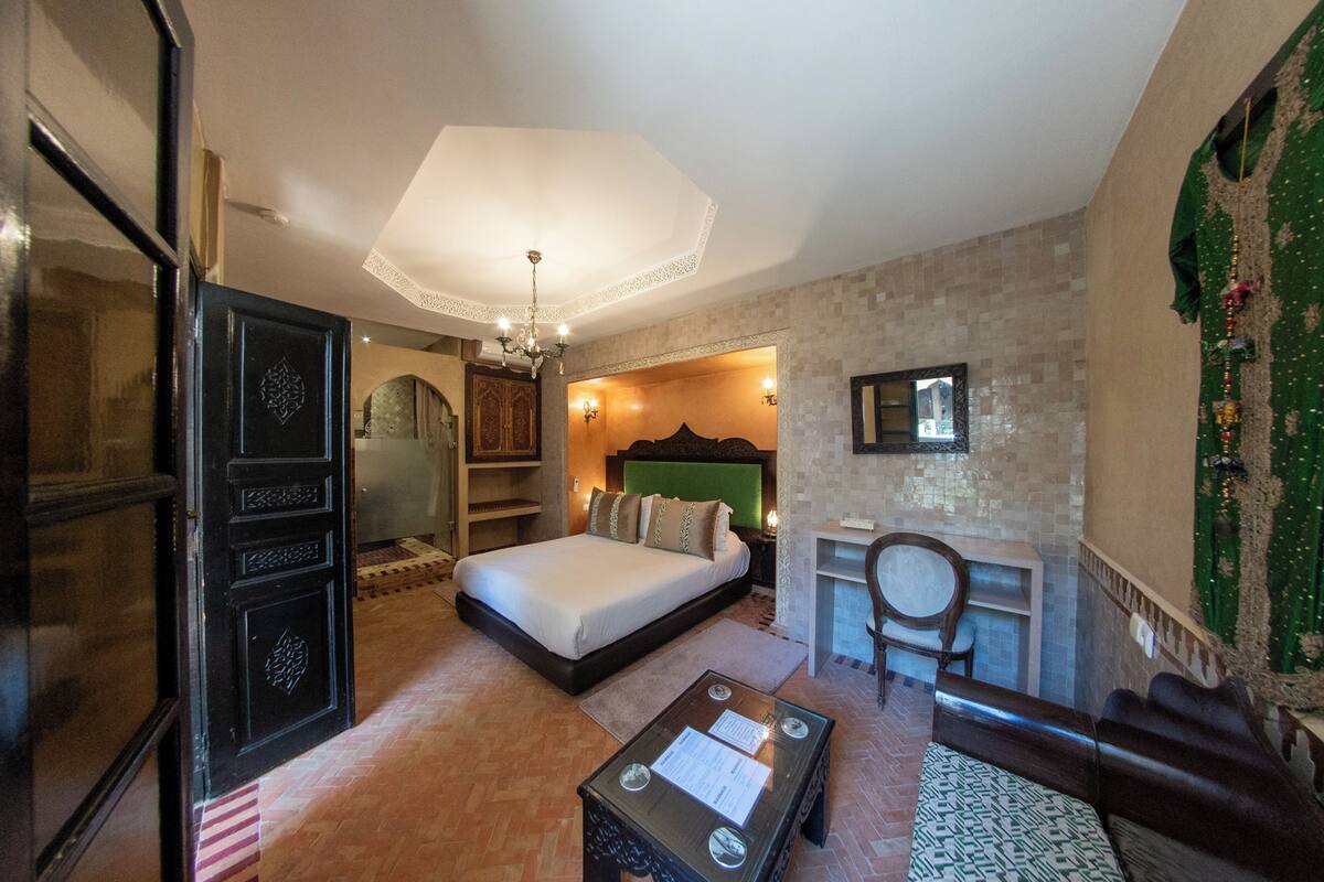 Egyptian cotton sheets, Select Comfort beds, in-room safe