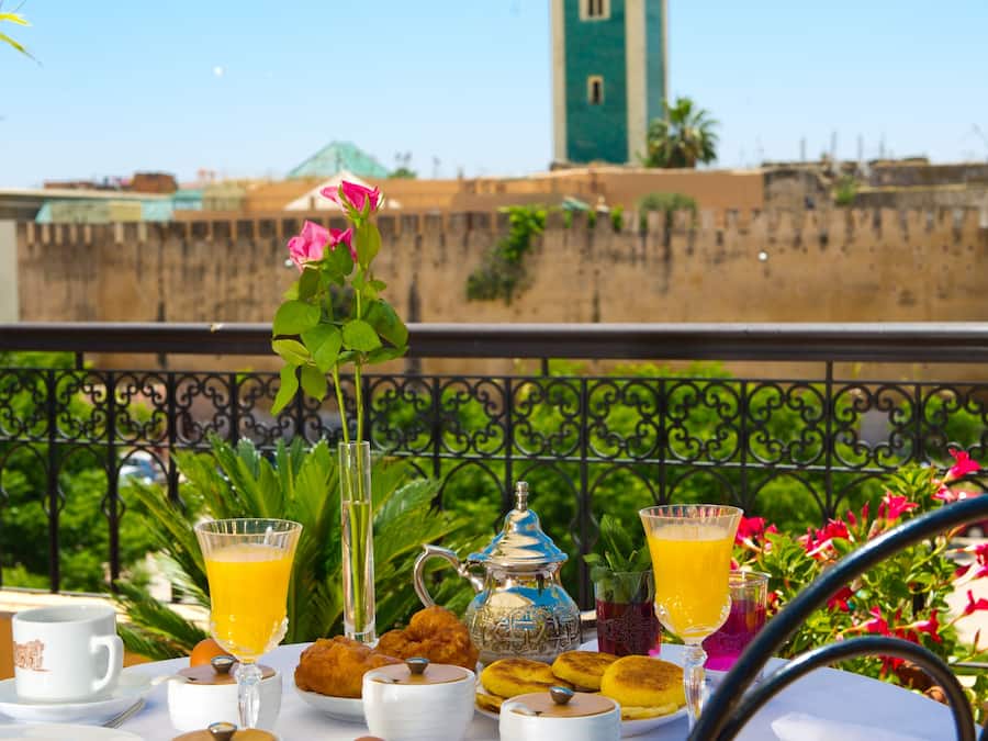 Breakfast, lunch and dinner served