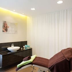 Bilik rawatan pasangan, sauna, rawatan badan, balut badan, lulur badan