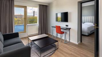 1 bedroom, in-room safe, desk, laptop workspace
