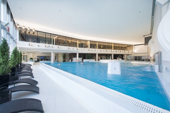 Indoor pool, pool loungers