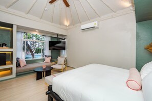 Room (Pool Side Partial Sea View)