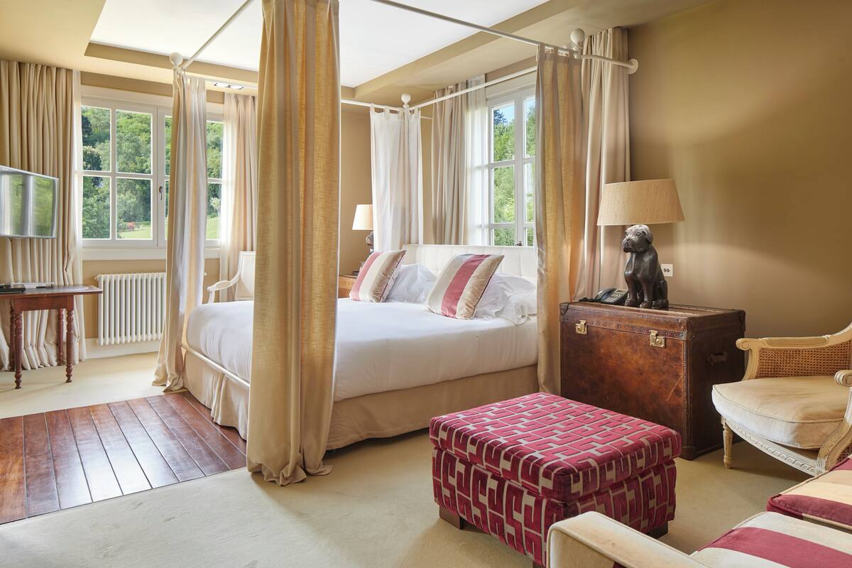 Room, Garden View | Premium bedding, in-room safe, blackout drapes, WiFi (free)