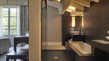 Room, Mountain View | Bilik Mandi | Tab mandi dan pancuran berasingan, kelengkapan dandanan diri percuma