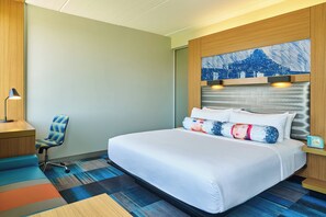 aloft, Room, 1 King Bed | Premium bedding, in-room safe, desk, iron/ironing board