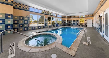 Comfort Inn & Suites Near Lake Lewisville