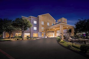 Exterior - Comfort Inn & Suites Near Lake Lewisville (Denton)