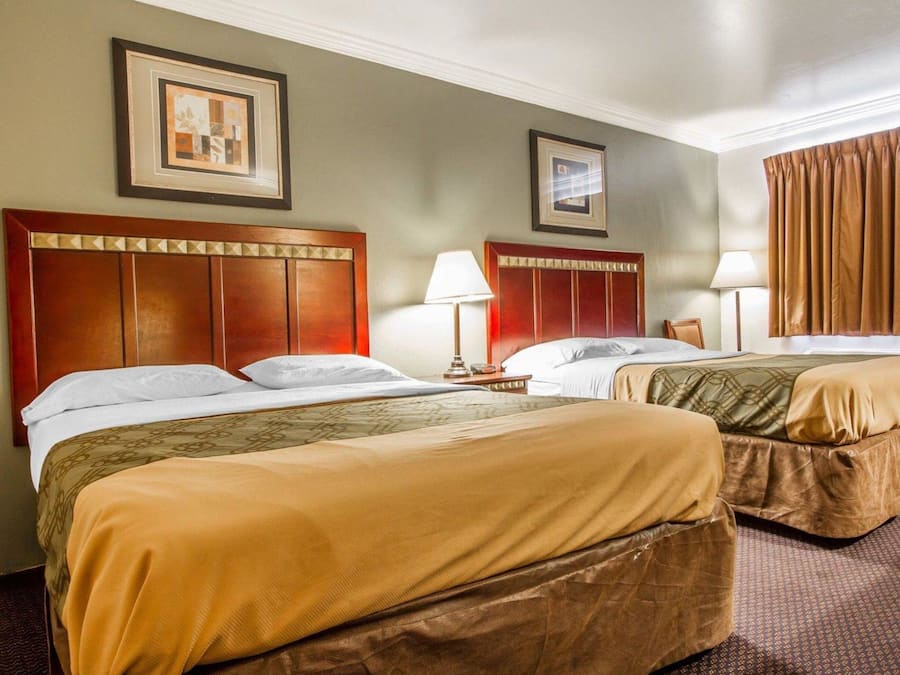 Standard Room, 2 Queen Beds, Non Smoking