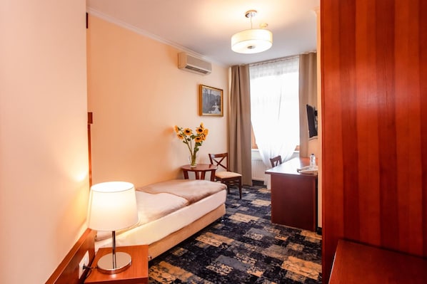 Minibar, Zimmersafe, Wecker