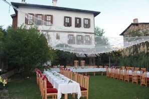 Outdoor wedding area - Gulevi Safranbolu Heritage Hotel (Safranbolu)