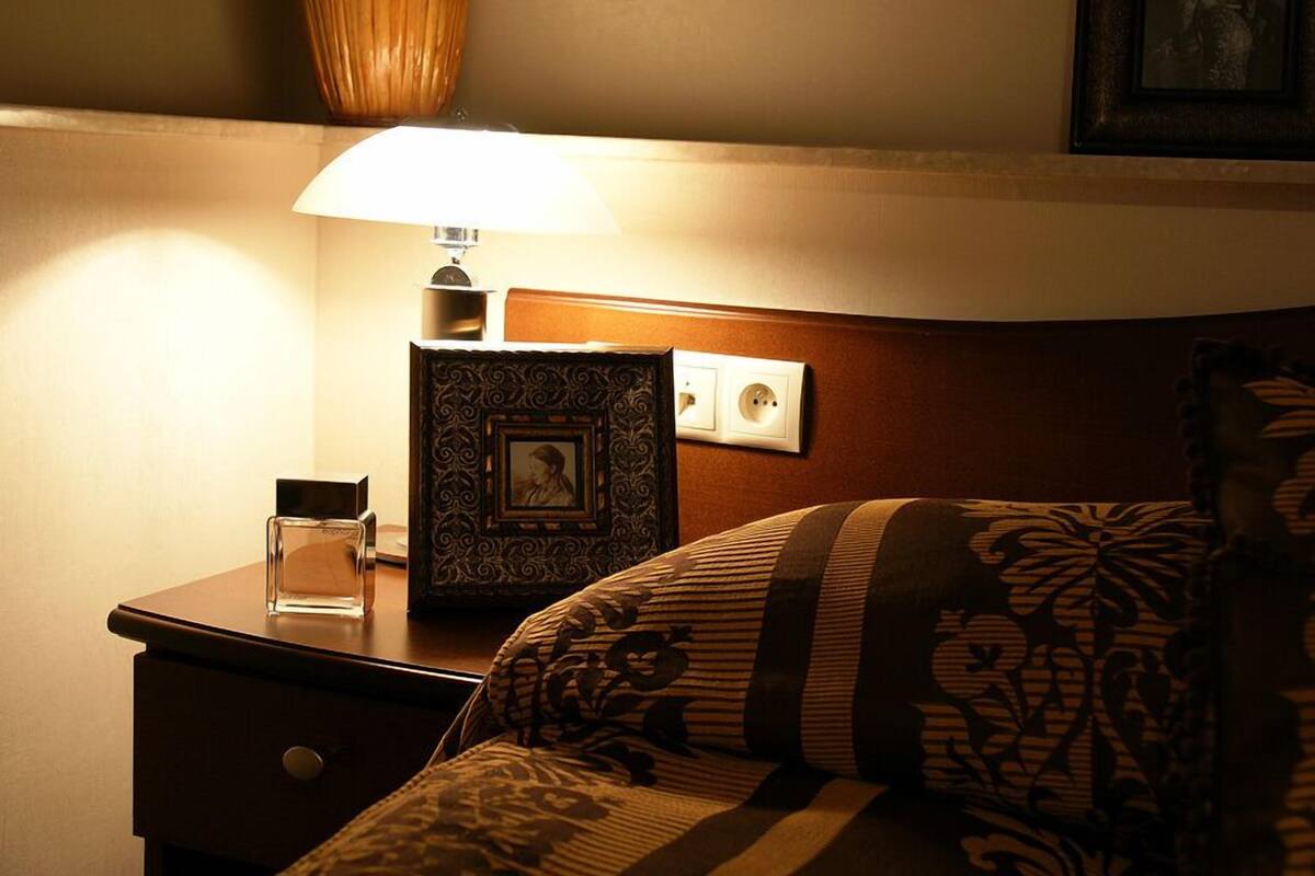 suite | egyptian cotton sheets, premium bedding, in-room safe, desk