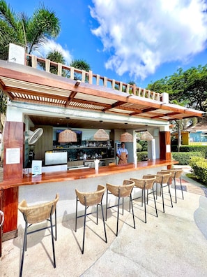 Poolside bar