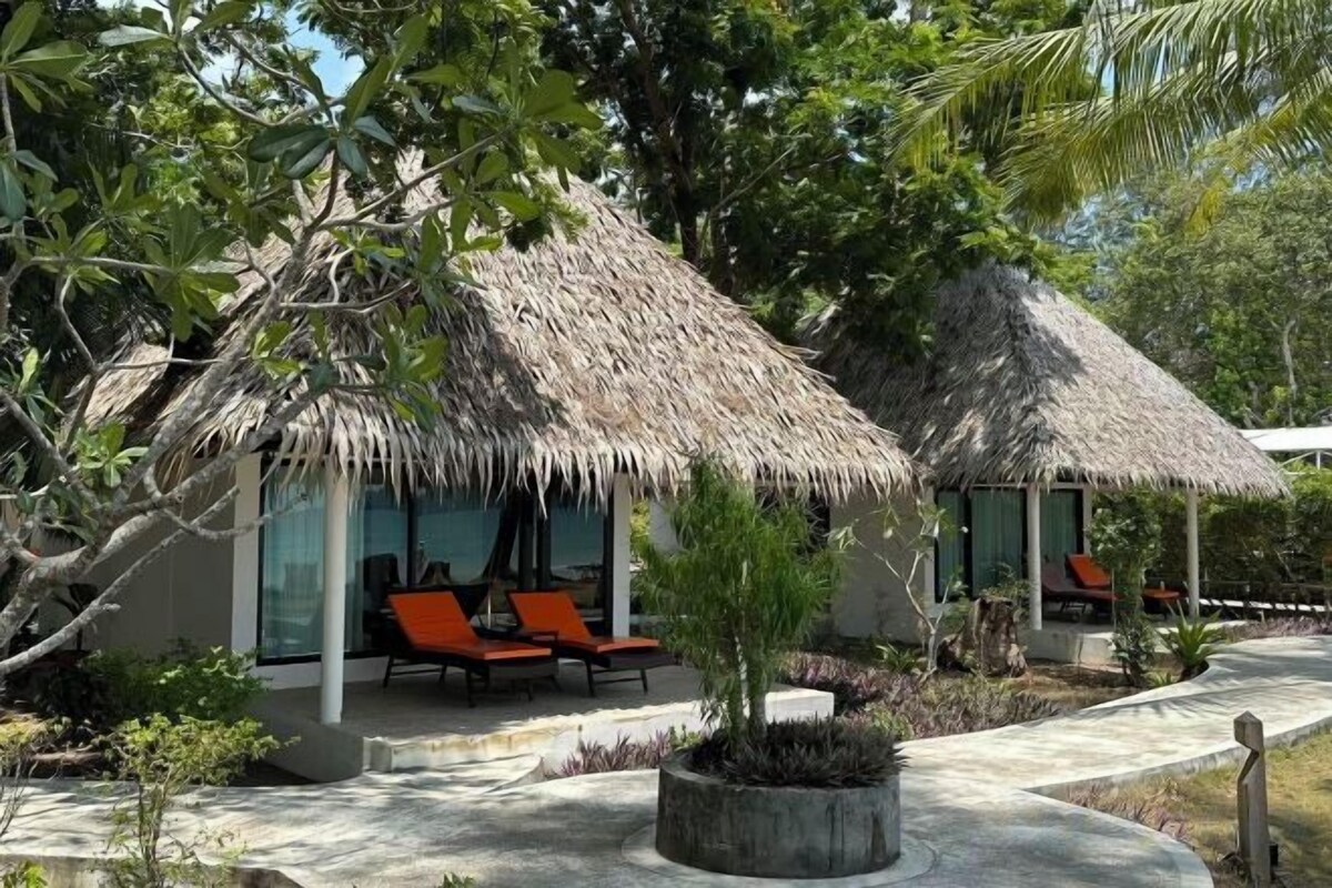 Superior Beachfront Bungalow