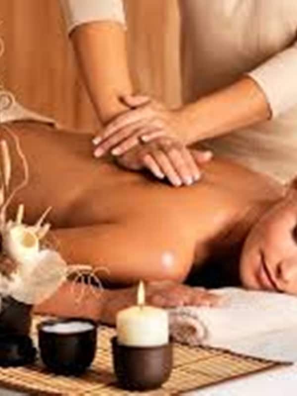 Couples treatment room(s), sauna, Turkish bath/hammam, body treatments
