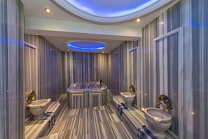 Couples treatment room(s), sauna, Turkish bath/hammam, body treatments