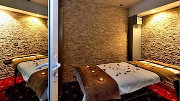 Couples treatment room(s), sauna, Turkish bath/hammam, body treatments