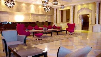 Coin salon dans le hall