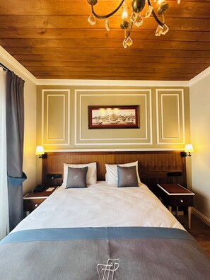 Annex Deluxe Room, 2 Bedrooms, Connecting Rooms, City View | Ropa de cama de alta calidad y minibar 